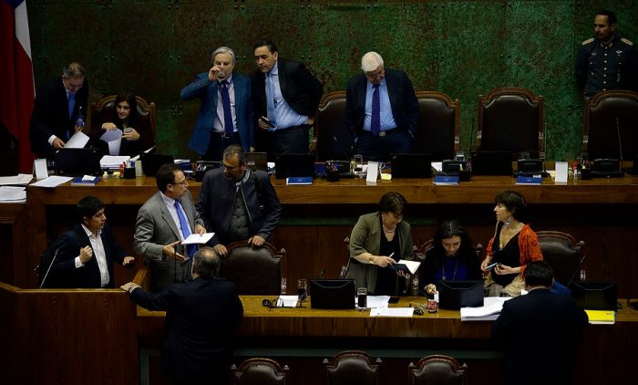 Proyecto que desmunicipaliza la educación pública pasa a comisión mixta Proyecto que desmunicipaliza la educación pública pasa a comisión mixta