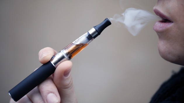 Avaza proyecto de ley que prohíbe la venta de cigarrillos electrónicos a menores Avaza proyecto de ley que prohíbe la venta de cigarrillos electrónicos a menores