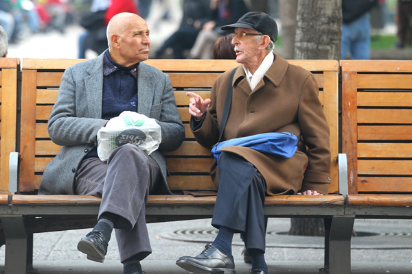 Adultos Mayores: ¿Estorbos o la cura de nuestros males? Adultos Mayores: ¿Estorbos o la cura de nuestros males?