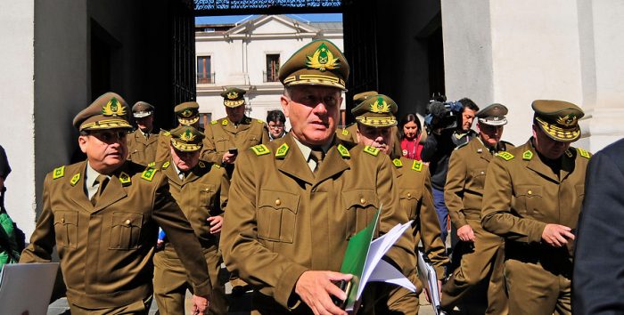Abrir cuentas corrientes: Fiscalía estrecha el cerco al alto mando de Carabineros Abrir cuentas corrientes: Fiscalía estrecha el cerco al alto mando de Carabineros