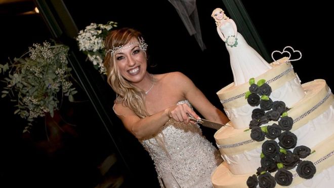 La italiana que se casó con ella misma y se une a la tendencia de la «sologamia» presente en otros países La italiana que se casó con ella misma y se une a la tendencia de la «sologamia» presente en otros países