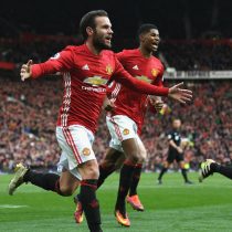 Manchester United desea vender derechos de TV a Netflix o Amazon