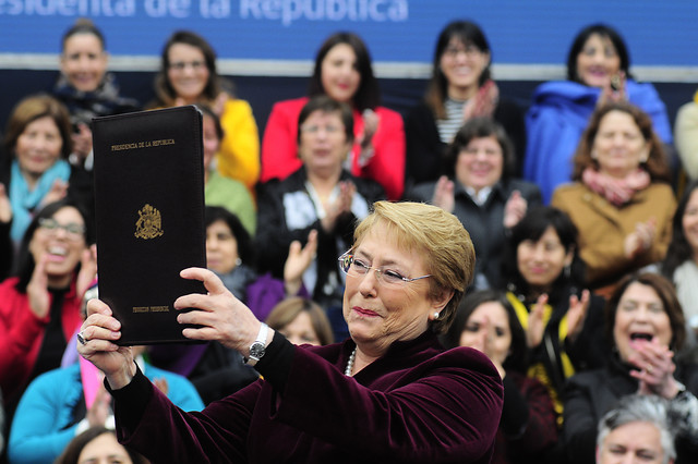 Cadem: aprobación de Bachelet continua en alza y alcanza un 32% Cadem: aprobación de Bachelet continua en alza y alcanza un 32%
