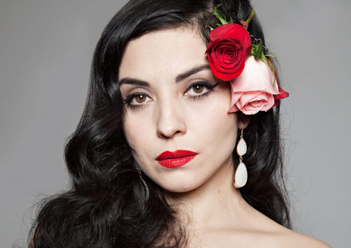Mon Laferte envía mensaje de apoyo a México y pone a disposición sus redes sociales Mon Laferte envía mensaje de apoyo a México y pone a disposición sus redes sociales