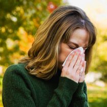 ¿Sabías que la alergia estacional también puede ser emocional? Mira cómo la acupuntura ayuda a sanarla
