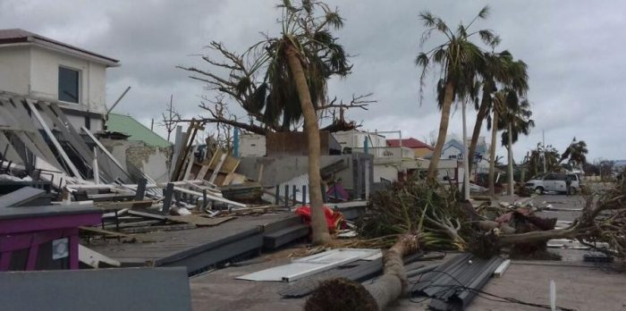 Sint Maarten: a oscuras, sin agua y sin ley tras el paso del huracán Irma Sint Maarten: a oscuras, sin agua y sin ley tras el paso del huracán Irma