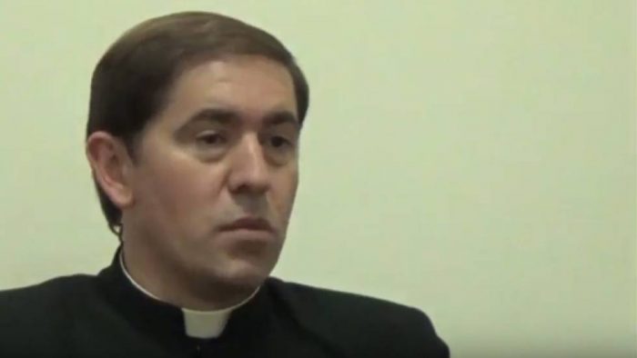 Rector de los Legionarios de Cristo deja sacerdocio tras confesar que tenía dos hijos Rector de los Legionarios de Cristo deja sacerdocio tras confesar que tenía dos hijos