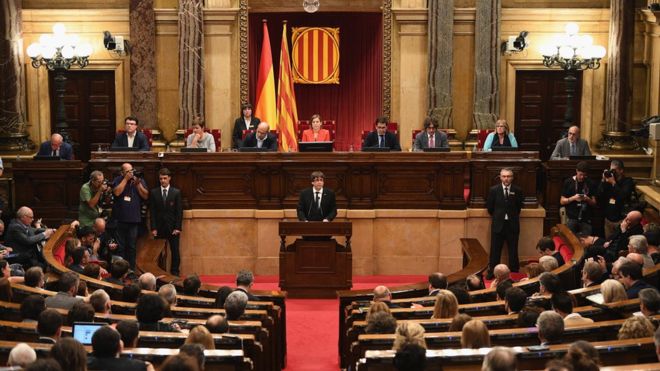 El parlamento de Cataluña aprueba iniciar el proceso para la independencia de España El parlamento de Cataluña aprueba iniciar el proceso para la independencia de España