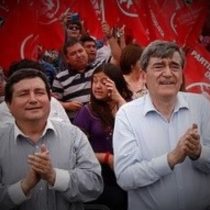PS suspende militancia a alcalde Aguilera y expulsa a otro militante