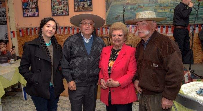 Consejo de la Cultura reconoce a cantora de 15 años como una de las nuevas Tesoros Humanos Vivos de Chile Consejo de la Cultura reconoce a cantora de 15 años como una de las nuevas Tesoros Humanos Vivos de Chile