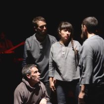 Obra “Resistencias [diálogos con Peter Weiss]” en Sala de Teatro U. Mayor