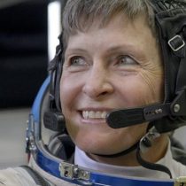 [VIDEO] Peggy Whitson, la astronauta a la que le dijeron que nunca llegaría al espacio y hoy bate récords