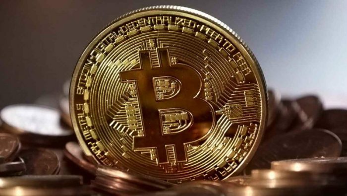 Bitcoin apunta a los US$10.000 en plena manía de criptomonedas y bancos centrales no tienen visión uniforme sobre como regularlas Bitcoin apunta a los US$10.000 en plena manía de criptomonedas y bancos centrales no tienen visión uniforme sobre como regularlas