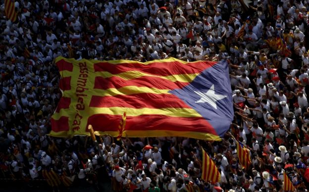 In extremis, sonó el gon en Cataluña In extremis, sonó el gon en Cataluña