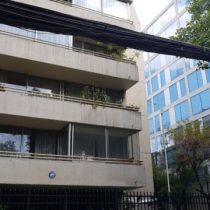 Accidente en Providencia: mujer cae tres pisos desde un ascensor que no llegó