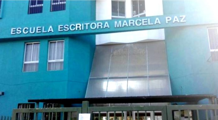 Niña haitiana de cuatro años muere aplastada por la reja de una escuela en San Bernardo Niña haitiana de cuatro años muere aplastada por la reja de una escuela en San Bernardo