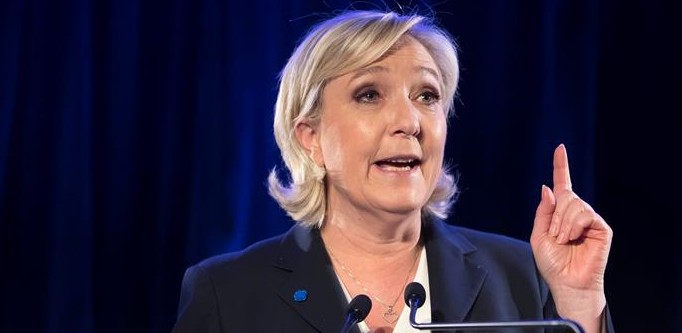 Jean-Marie Le Pen defiende la unidad de España con un lema franquista
