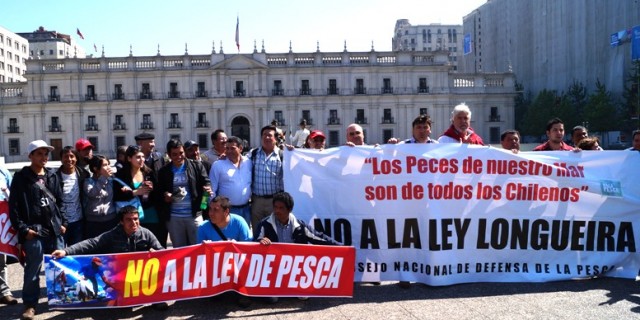 Encuesta Cadem: 78% de los chilenos cree necesario caducar las cuotas pesqueras entregadas a las empresas industriales en Ley de Pesca Encuesta Cadem: 78% de los chilenos cree necesario caducar las cuotas pesqueras entregadas a las empresas industriales en Ley de Pesca