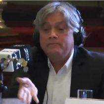 [VIDEO] El tenso momento en que Navarro lanza monedas a Piñera para 
