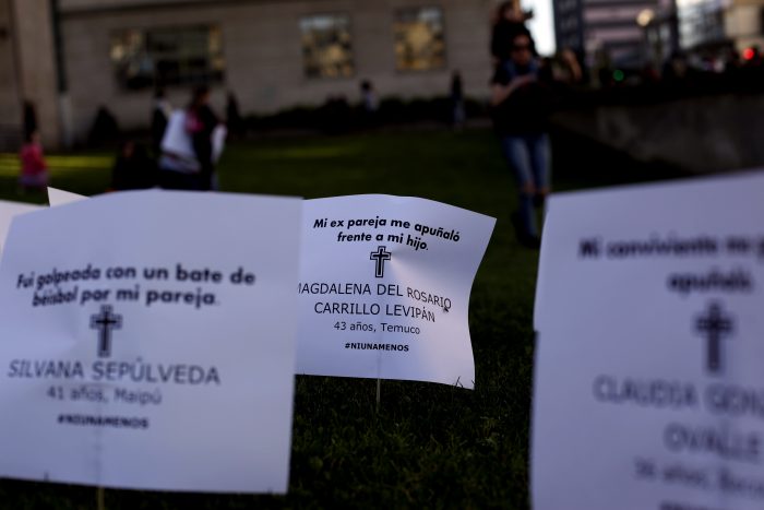 A un año de la primera marcha Ni Una Menos: ¿Ha cambiado algo en Chile con respecto a la violencia hacia las mujeres? A un año de la primera marcha Ni Una Menos: ¿Ha cambiado algo en Chile con respecto a la violencia hacia las mujeres?