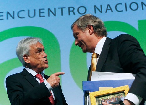 Kast vs. Piñera: la asociación nacional del rifle o la del martillo Kast vs. Piñera: la asociación nacional del rifle o la del martillo