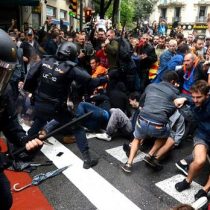 Dura respuesta del gobierno español al desafío constitucional de independistas catalanes