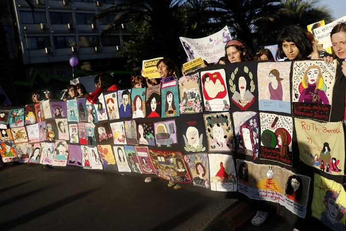 Chilenas marchan para acabar con violencia machista y feminicidios Chilenas marchan para acabar con violencia machista y feminicidios