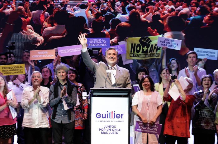 El dilema de Guillier: cómo lograr apoyo de sectores del empresariado sin alienar al Frente Amplio El dilema de Guillier: cómo lograr apoyo de sectores del empresariado sin alienar al Frente Amplio