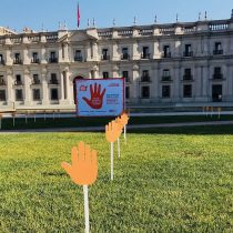 Más de 300 manos en La Plaza de la Ciudadanía dicen No a la violencia contra las mujeres