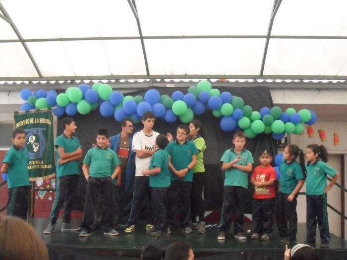 Directora de escuela de sordos premiada por su calidad acusa insólita discriminación del Ministerio de Educación: «Nos niega la posibilidad de ofrecer Educación Media» Directora de escuela de sordos premiada por su calidad acusa insólita discriminación del Ministerio de Educación: