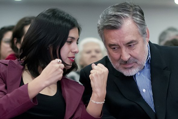 Guillier no quiere asustar y saca al PC de la primera línea del comando Guillier no quiere asustar y saca al PC de la primera línea del comando