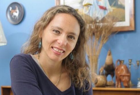 Constanza Díaz: “La madre perfecta está en la imaginación de quienes nunca han sido madres” Constanza Díaz: “La madre perfecta está en la imaginación de quienes nunca han sido madres”