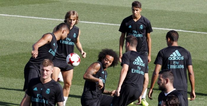 Doce equipos buscan pasar a los octavos de la Champions Doce equipos buscan pasar a los octavos de la Champions