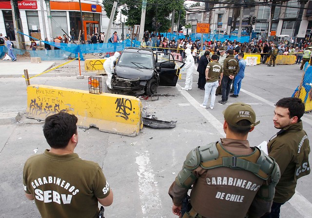 Muere mujer que recibió disparo de Carabineros y se enciende debate sobre uso de armas en procedimientos policiales Muere mujer que recibió disparo de Carabineros y se enciende debate sobre uso de armas en procedimientos policiales