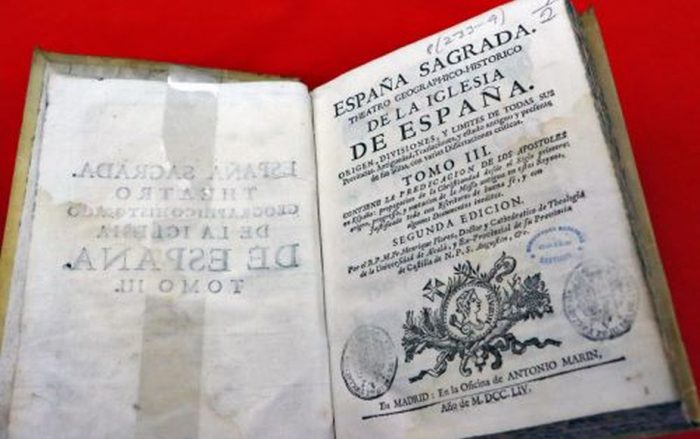 Después 136 años regresan a Perú invaluables libros que fueron sustraidos por el Ejército chileno de la Biblioteca Nacional de Lima