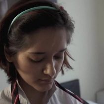 «Es aterrador»: La mujer que se disfrazó de una niña de 14 años para revelar cómo actúan los pedófilos en internet