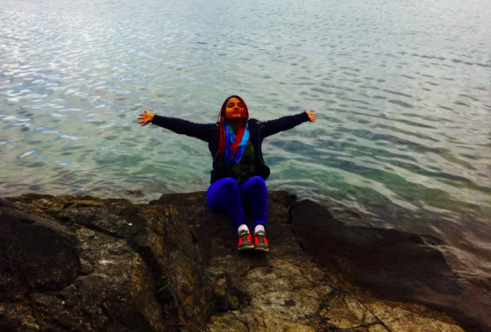 Estudiante mapuche denuncia que no la dejaron usar vestimenta originaria en su licenciatura Estudiante mapuche denuncia que no la dejaron usar vestimenta originaria en su licenciatura