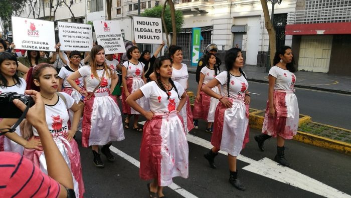 Mujeres por indulto a Fujimori: “Somos las hijas de las campesinas/nativas que no pudiste esterilizar” Mujeres por indulto a Fujimori: “Somos las hijas de las campesinas/nativas que no pudiste esterilizar”