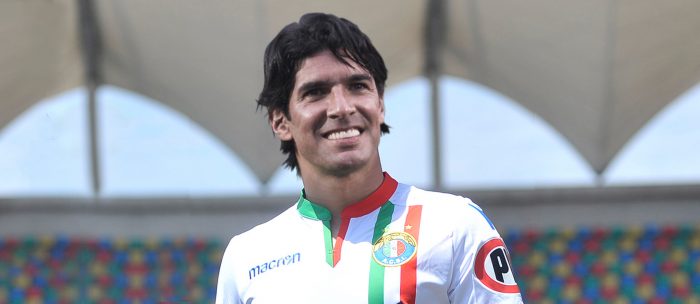 Audax Italiano celebra fichaje del veterano Sebastián Abreu Audax Italiano celebra fichaje del veterano Sebastián Abreu