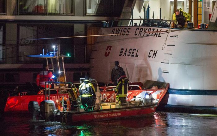Choque de crucero contra un puente del río Rin deja 27 heridos en Alemania Choque de crucero contra un puente del río Rin deja 27 heridos en Alemania