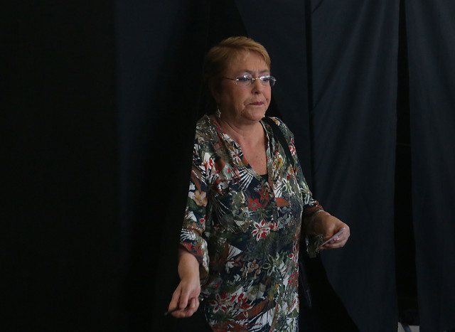 Gobierno critica a Bachelet y personalidades que firmaron carta en apoyo a Lula Gobierno critica a Bachelet y personalidades que firmaron carta en apoyo a Lula