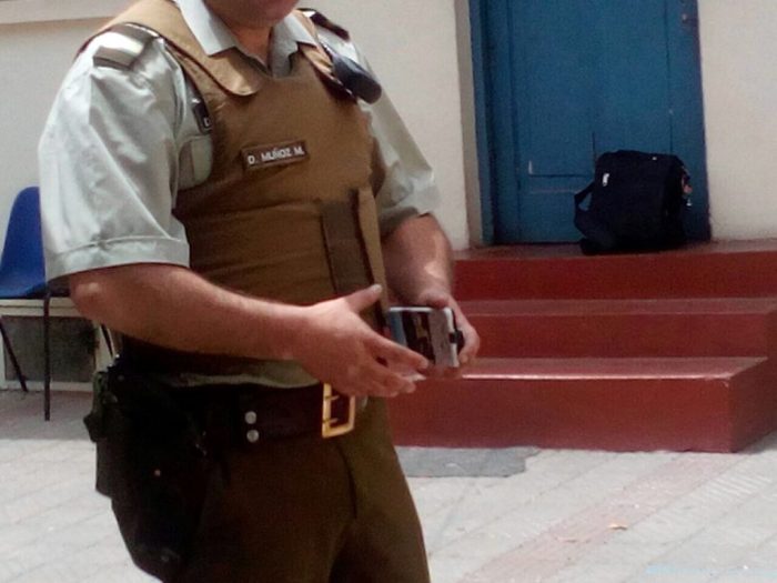 Carabineros desactiva artefacto incendiario en sede de RN en Llolleo Carabineros desactiva artefacto incendiario en sede de RN en Llolleo
