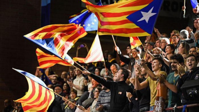 Más de 5 millones de catalanes votan hoy en elecciones marcadas por secesionismo Más de 5 millones de catalanes votan hoy en elecciones marcadas por secesionismo