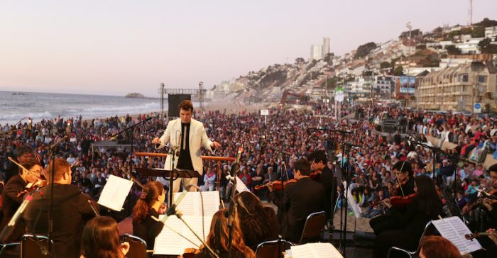 Gran Concierto gratuito de Año Nuevo en playa de Reñaca Gran Concierto gratuito de Año Nuevo en playa de Reñaca