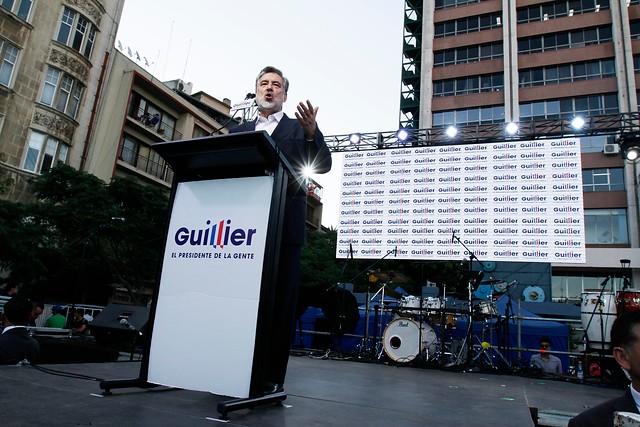 Del exitismo a la realidad: el turbulento tramo final de la campaña de Guillier Del exitismo a la realidad: el turbulento tramo final de la campaña de Guillier