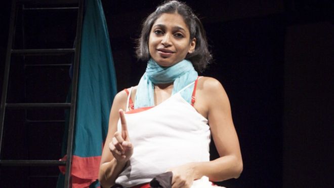 La mujer que se desnuda para crear conciencia sobre la violencia sexual en India La mujer que se desnuda para crear conciencia sobre la violencia sexual en India