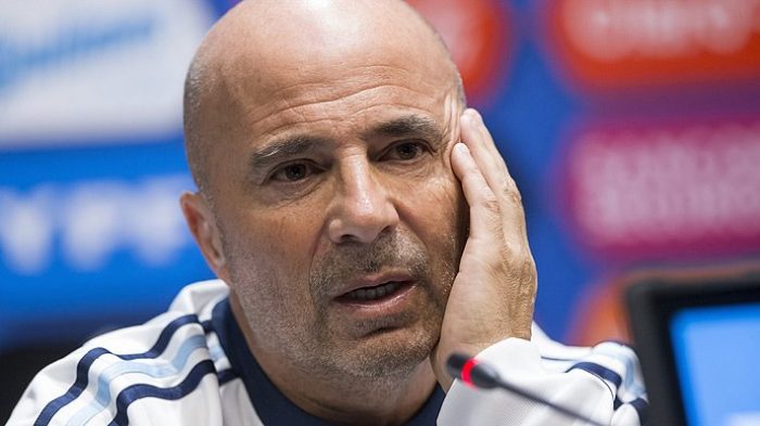 Un arrepentido Sampaoli da la cara y le pide perdón al policía que atacó verbalmente: “Fue un mal ejemplo para toda la sociedad” Un arrepentido Sampaoli da la cara y le pide perdón al policía que atacó verbalmente: