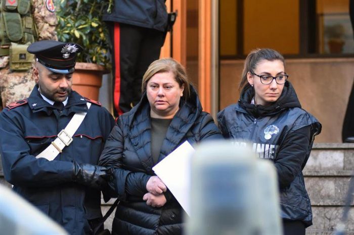 Policía italiana detiene a 25 personas por pertenecer a la mafia siciliana Policía italiana detiene a 25 personas por pertenecer a la mafia siciliana
