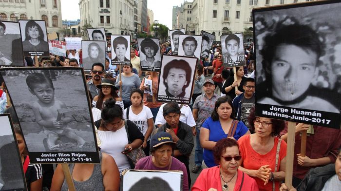 Fujimori pide perdón y miles de peruanos salen a las calles a protestar contra el indulto otorgado por PPK Fujimori pide perdón y miles de peruanos salen a las calles a protestar contra el indulto otorgado por PPK