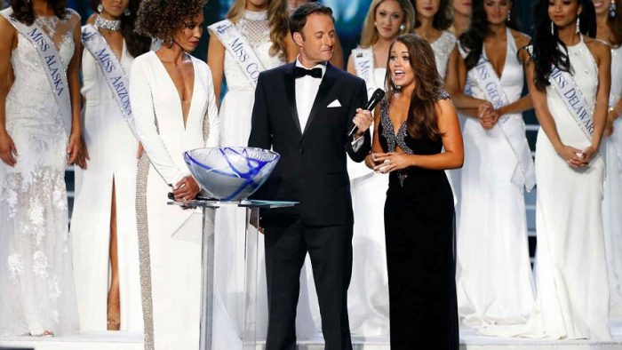 Renuncia plana mayor de Miss America por mensajes vulgares hacia concursantes Renuncia plana mayor de Miss America por mensajes vulgares hacia concursantes
